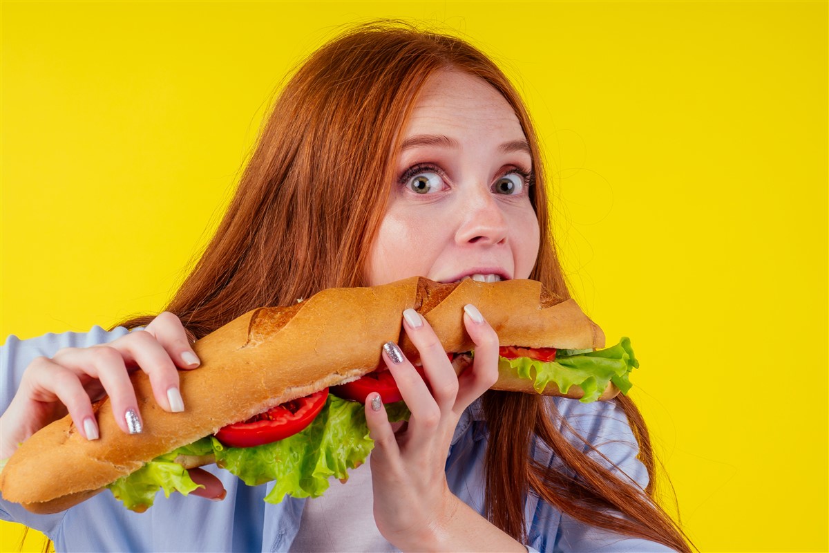 Comprenez la relation entre le stress, la perte de poids et les grignotages