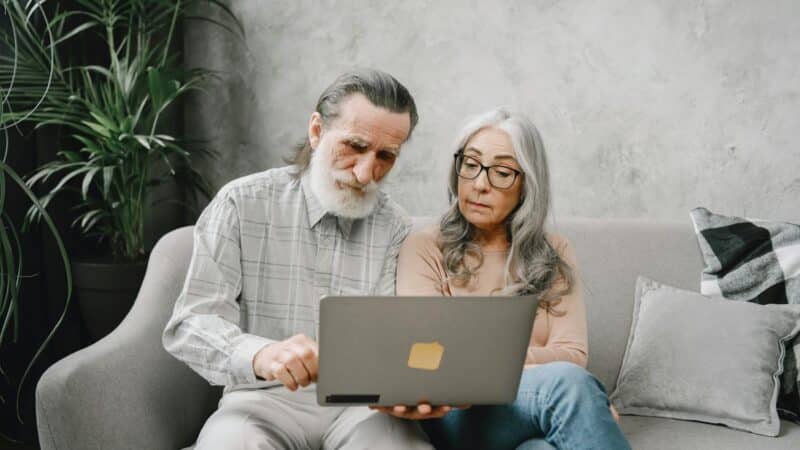Top 5 des PC portables pour seniors facile à utiliser